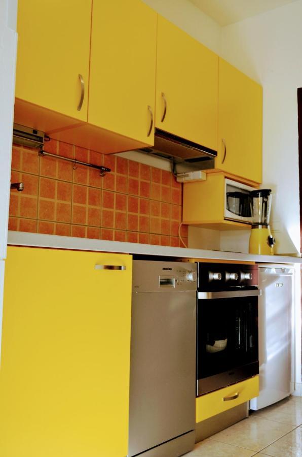 Mihaela Studio Apartmans 150M Near The Beach Kaštela Zewnętrze zdjęcie