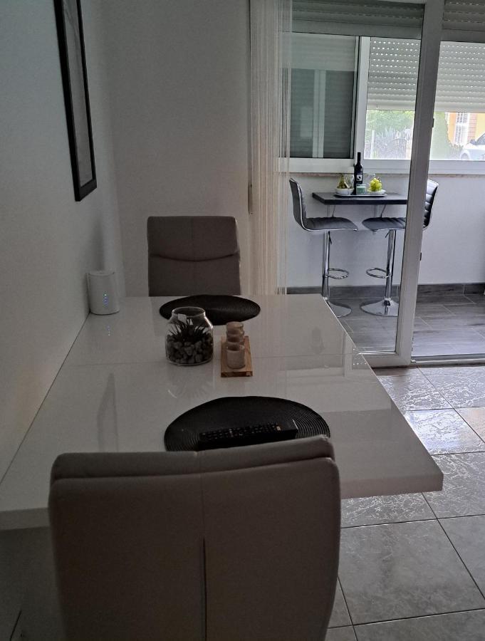 Mihaela Studio Apartmans 150M Near The Beach Kaštela Zewnętrze zdjęcie