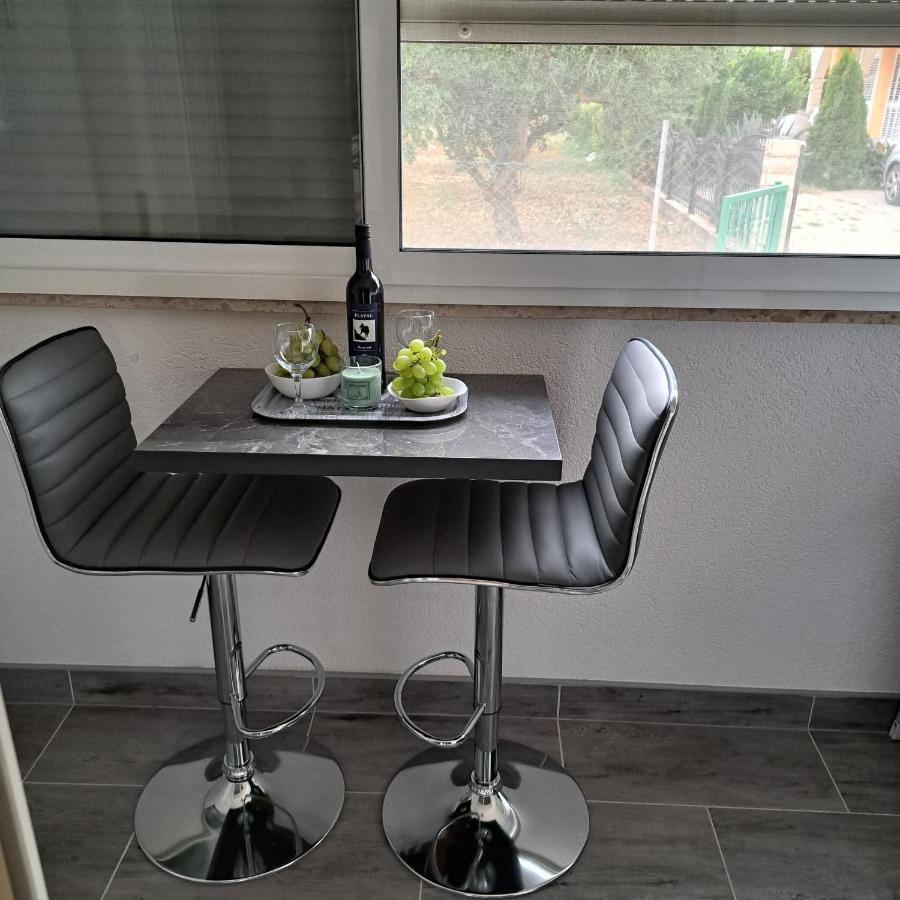 Mihaela Studio Apartmans 150M Near The Beach Kaštela Zewnętrze zdjęcie